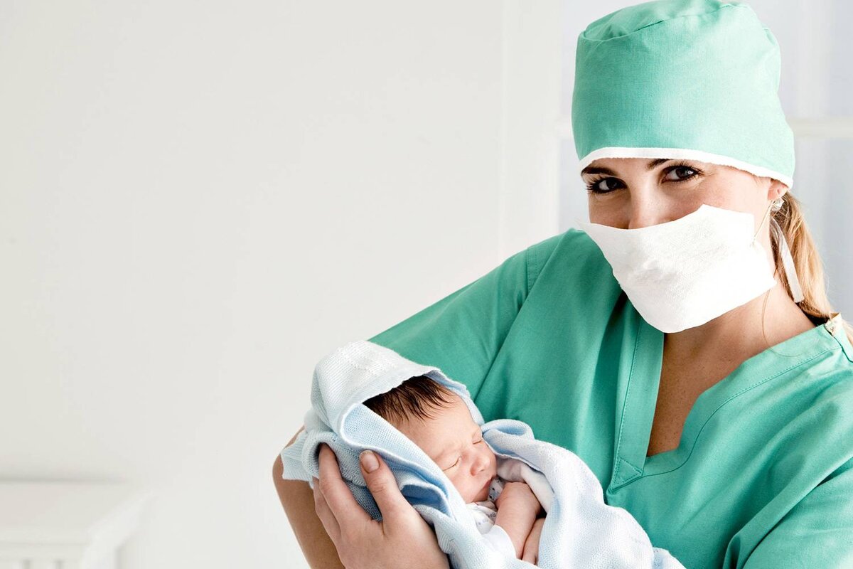 Фото отсюда https://cdn.7sisters.ru/wp-content/uploads/2019/05/newborn-baby.jpg