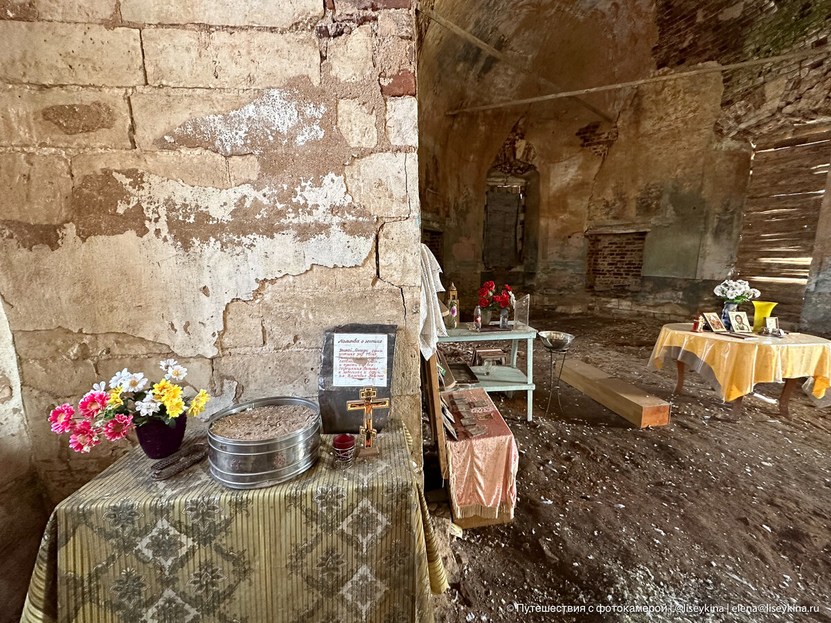 Зашла внутрь заброшенного храма и замерла в восхищении | Путешествия с ...