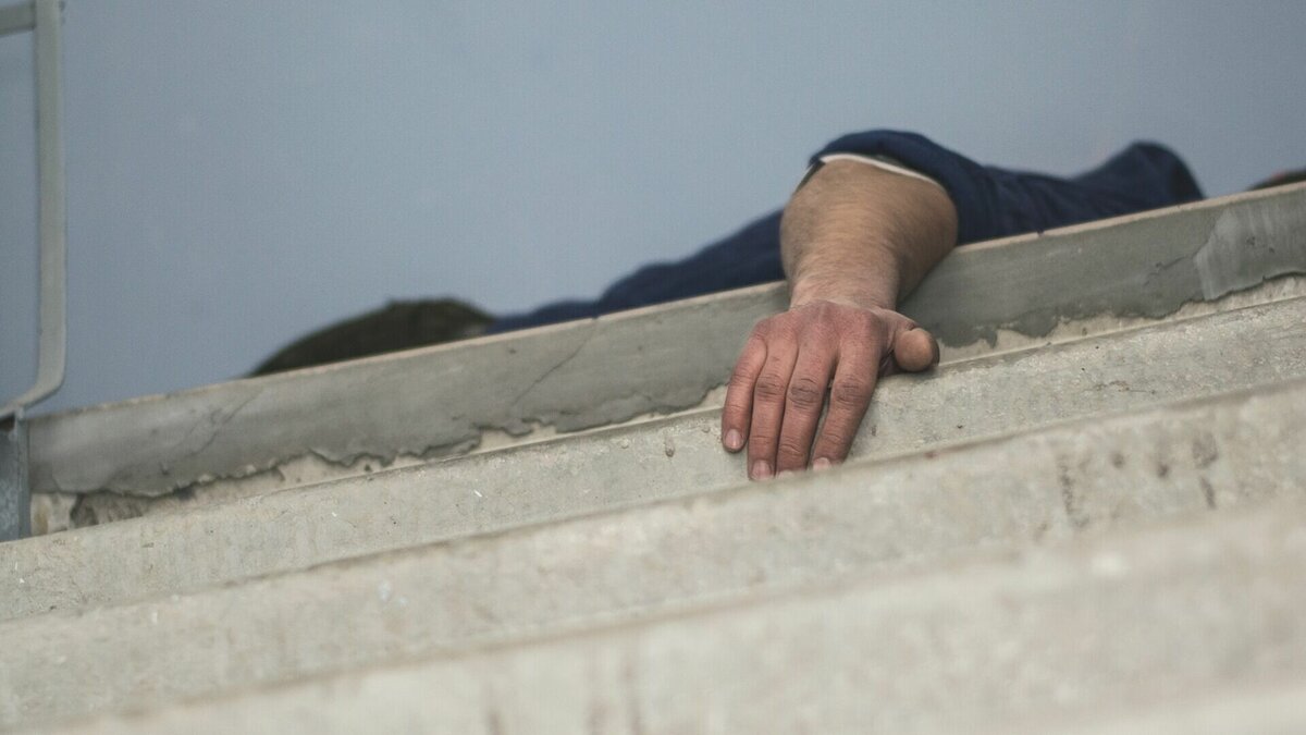     В Ростове застреленным найден замначальника Главного Следственного управления донского главка полиции Анатолий Туров, пишут СМИ.