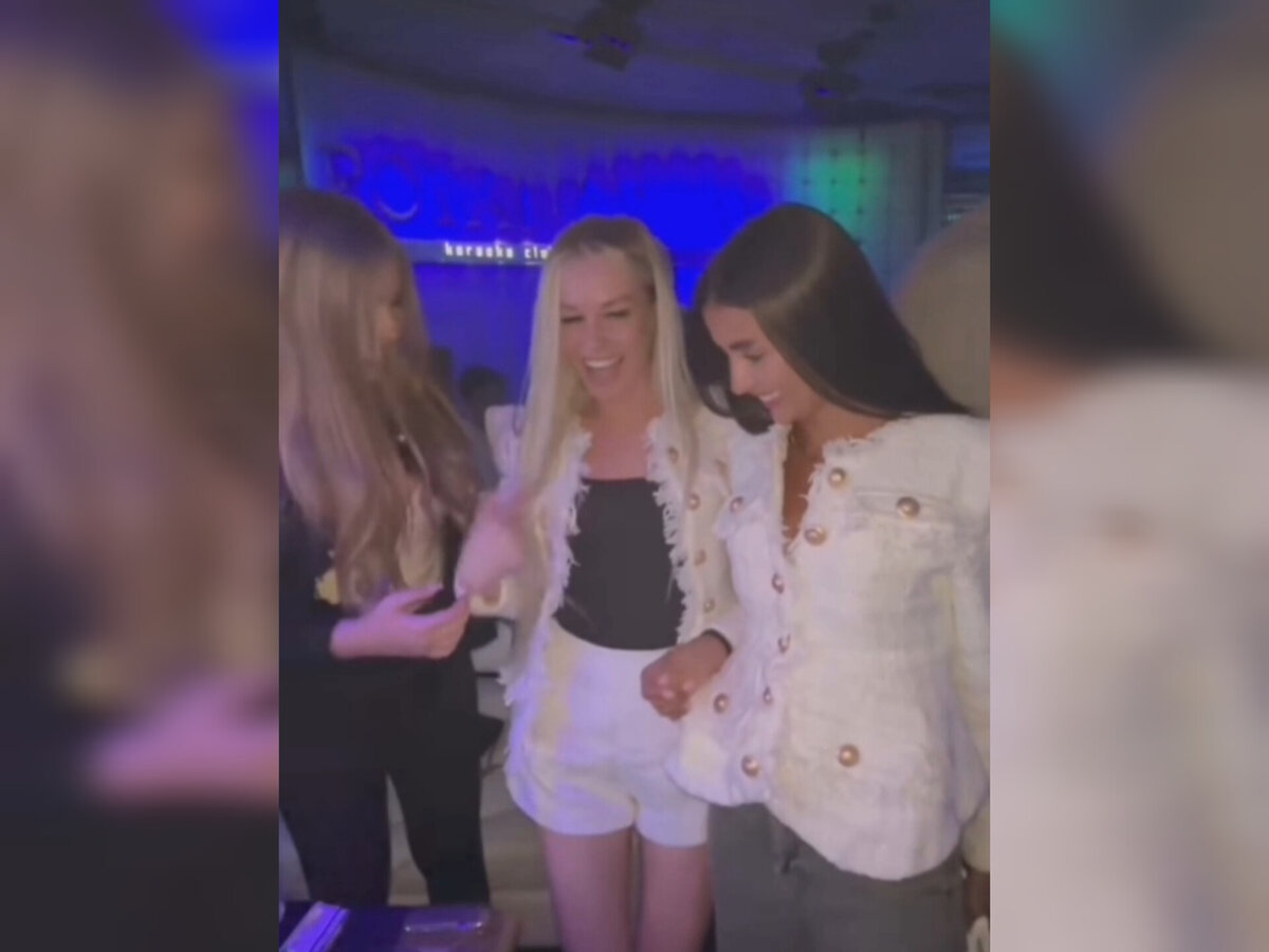 Кристина пришла на Д.Р. друга Барзикова в одинаковых пиджаках с гостьей. Источник: соцсеть