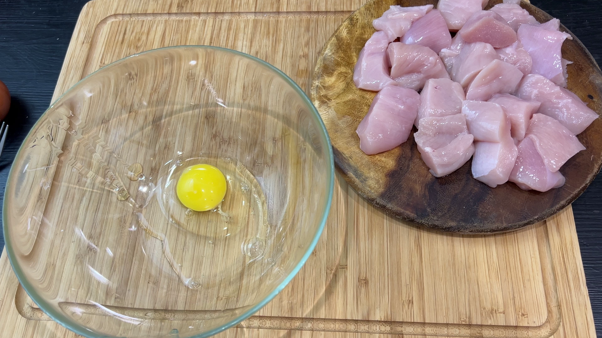 Даже куриное филе бывает сочным. Смешиваю курицу с яйцом. Ужин за 10 ...