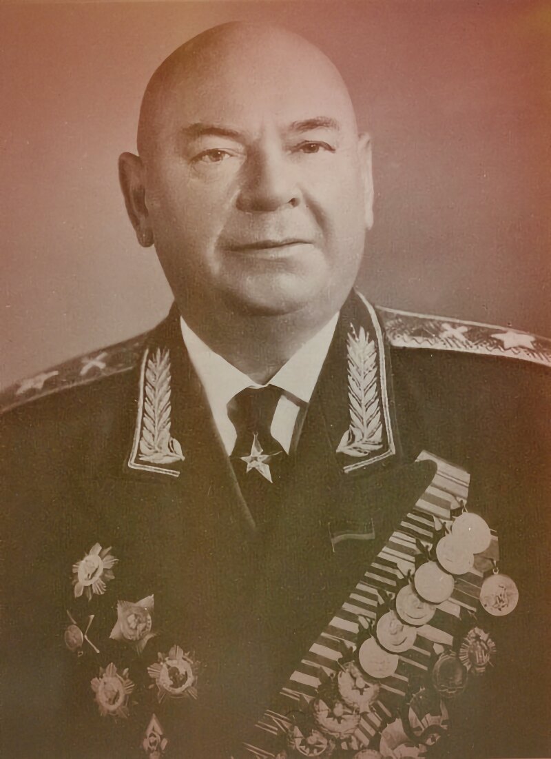 Юрий Павлович Бажанов - военачальник, маршал артиллерии. 