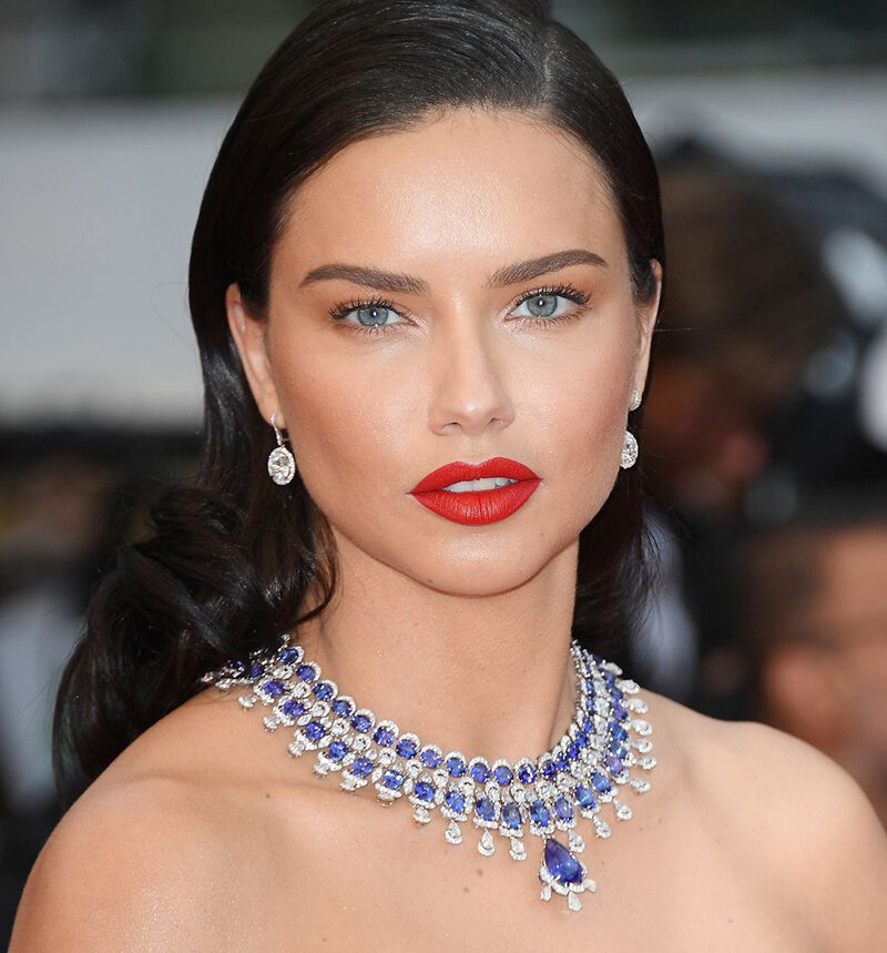 Адриана Лима в серьгах High Jewellery и колье Red Carpet, все Chopard