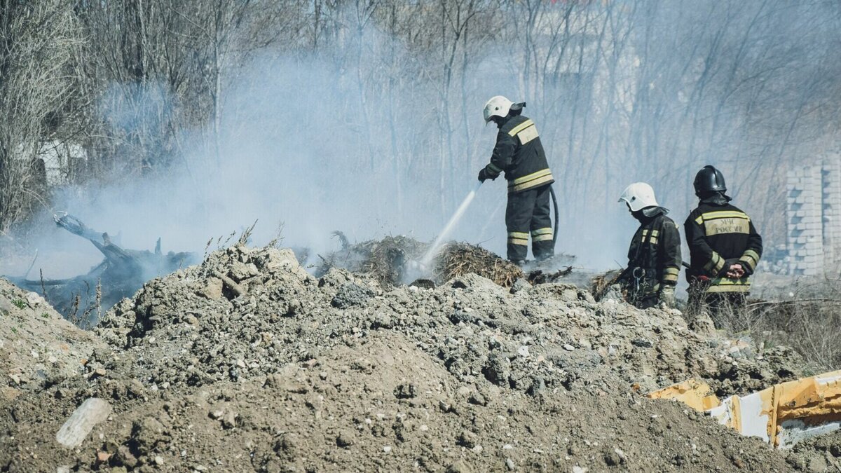     В тушении огня задействовано 15 пожарных.
