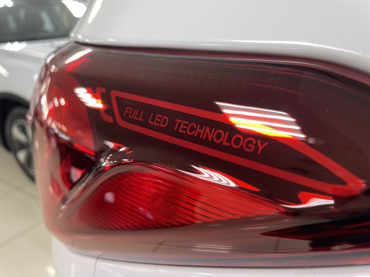 CHANGAN CS95 оснащен LED-оптикой 