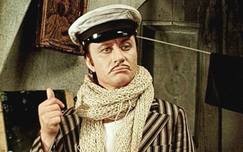 Я, конечно, не херувим. У меня нет крыльев, но я чту Уголовный кодекс. Это моя слабость.