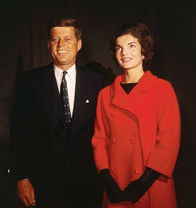 Если вы немного интересуетесь историей в целом и историей моды и стиля в частности, то абсолютно точно слышали имя Жаклин Кеннеди — первой леди США с 1961 по 1963 год.