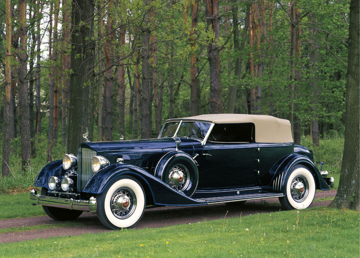 Packard 12 sedan