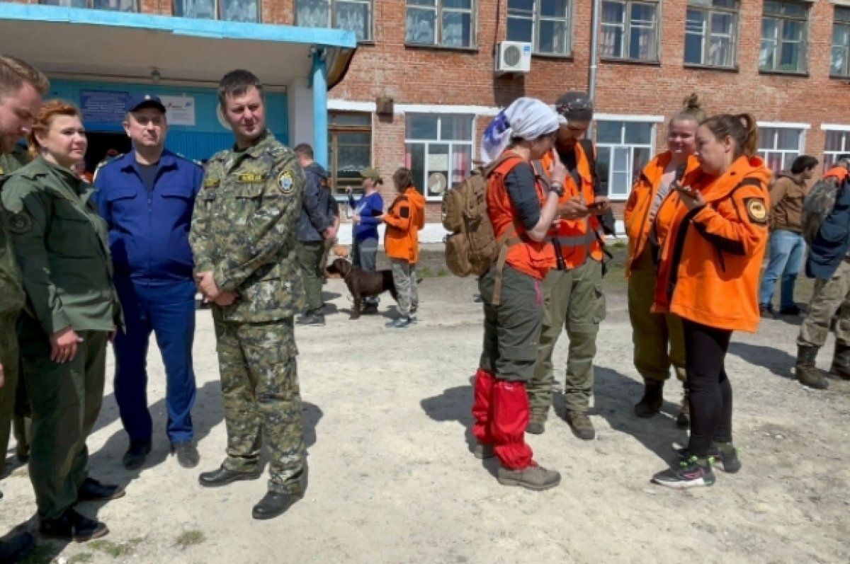    В первые сутки мероприятия были безуспешными - девочек найти не смогли.