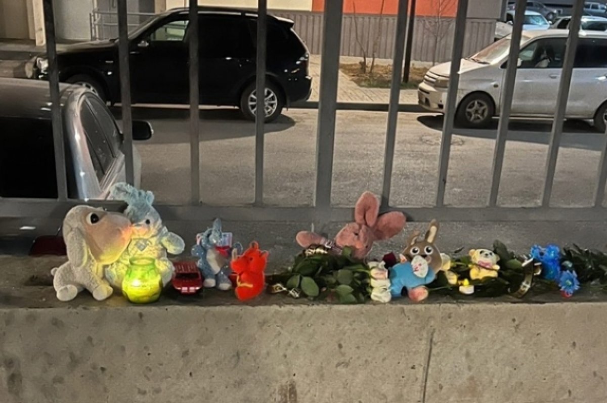    Волгоградец украл и вернул ангела с места взрыва 3-летнего малыша в машине