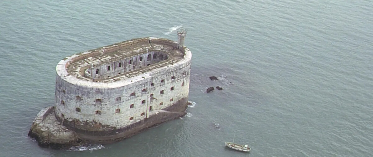 Кадр из фильма "Искатели приключений" (1967)