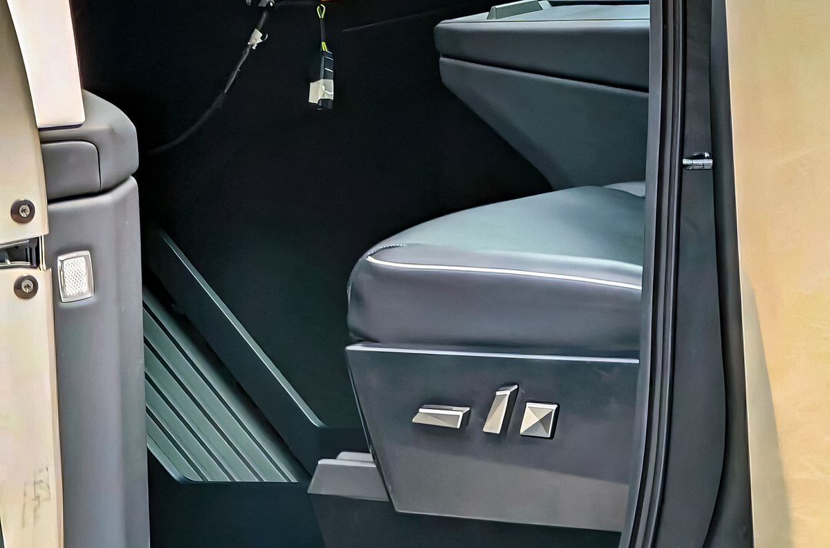    Tesla Cybertruck   
Cybertruck Owners Club