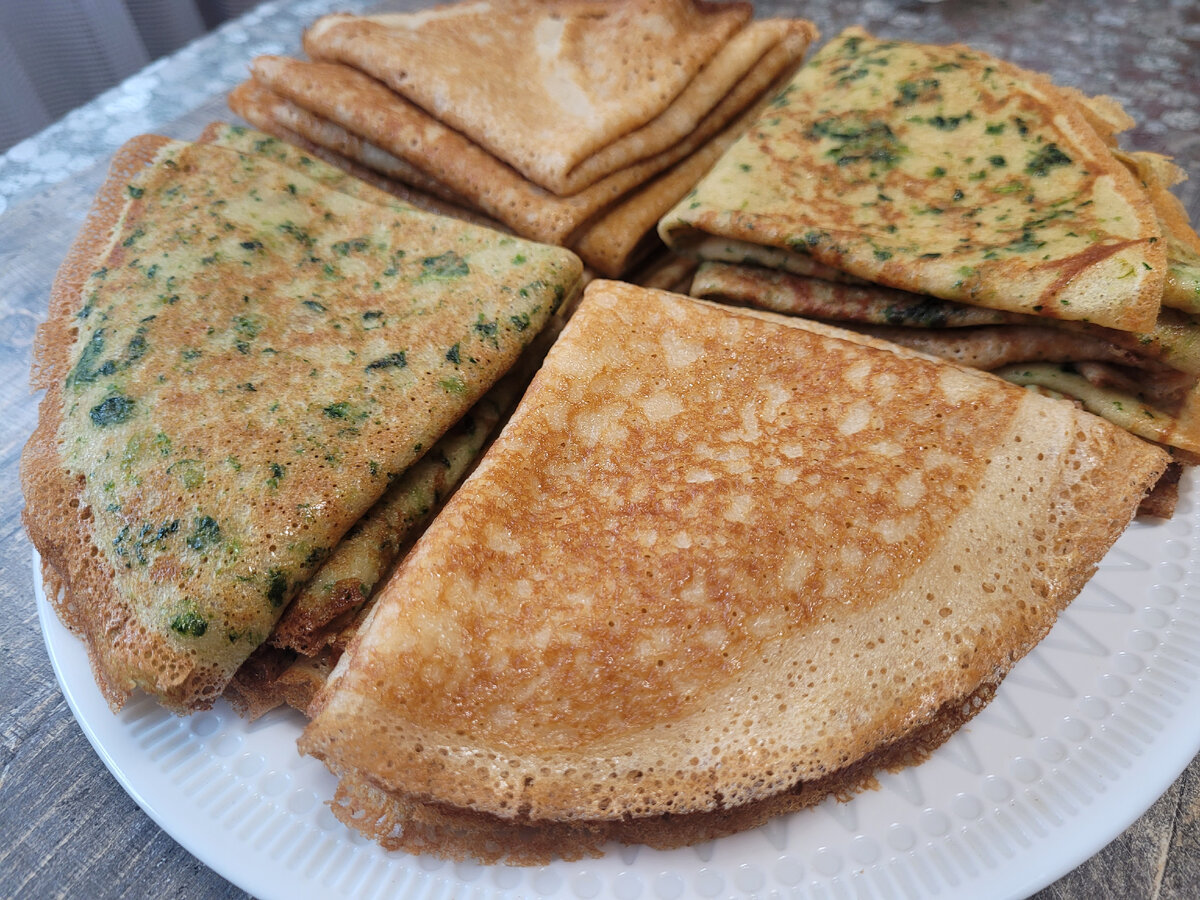 Мои фирменные заварные блины на мацони🥞со шпинатом и начинкой🥞 из сыра и  колбаски! | Кухня. Кофе.Каблуки. | Дзен