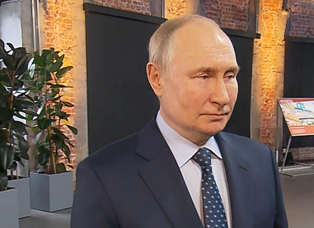    Путин: Удары украинских дронов по Москве направлены на то, чтобы напугать и спровоцировать Россию Марина П.