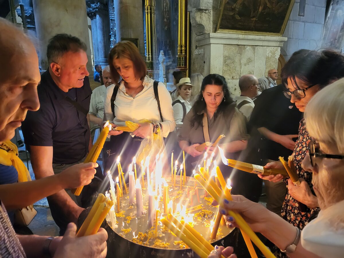 🔥На День Святой Троицы - я зажгу за вас и ваших родных и близких  свечи-здравицы от Благодатного Огня | Эмилия - Святой Иерусалим | Дзен