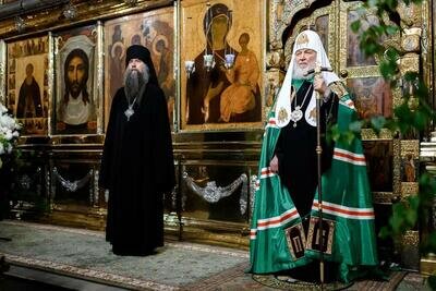    Патриарх Кирилл в Троицком соборе в Сергиевом Посаде ©Дмитрий Чикалин Фото