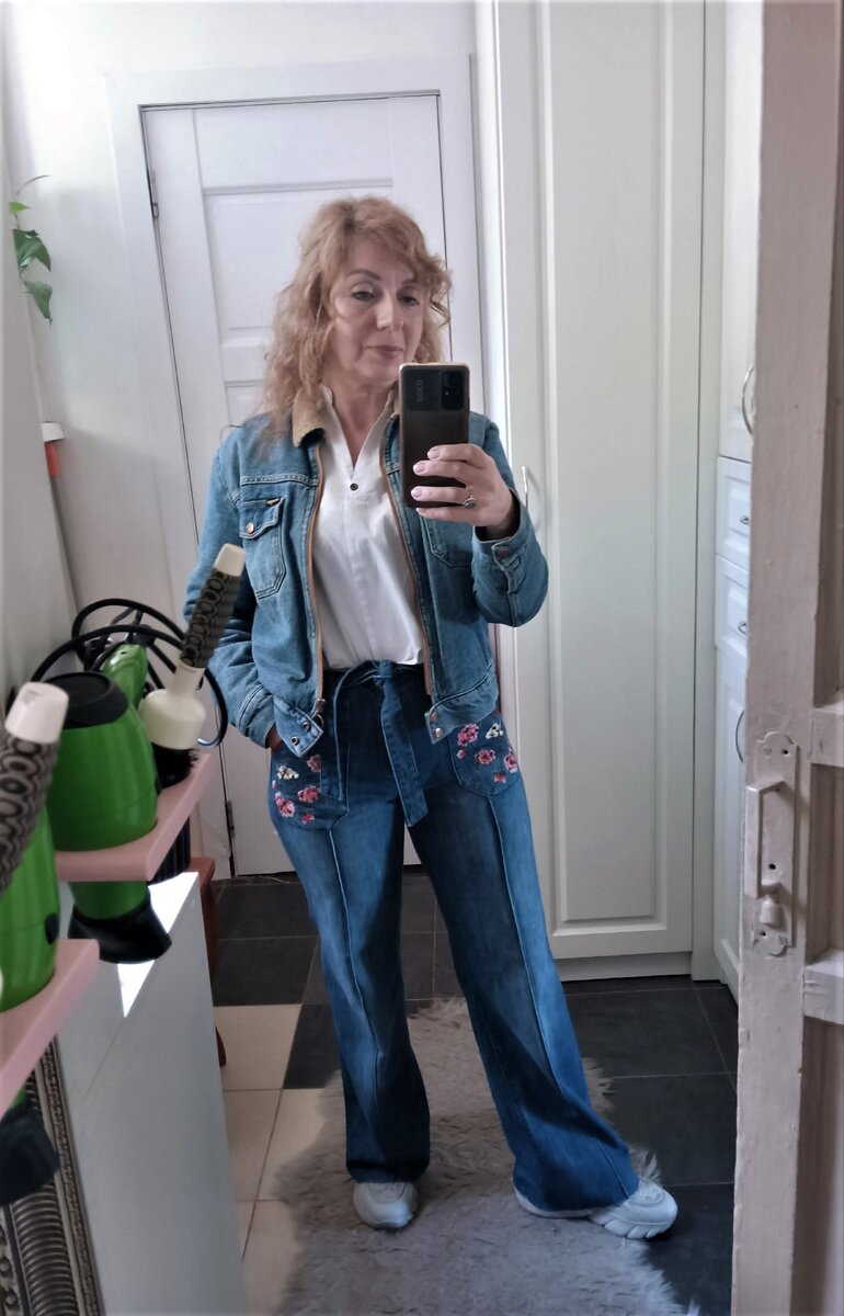 Все фото в статье - авторские! Новые джинсы)).