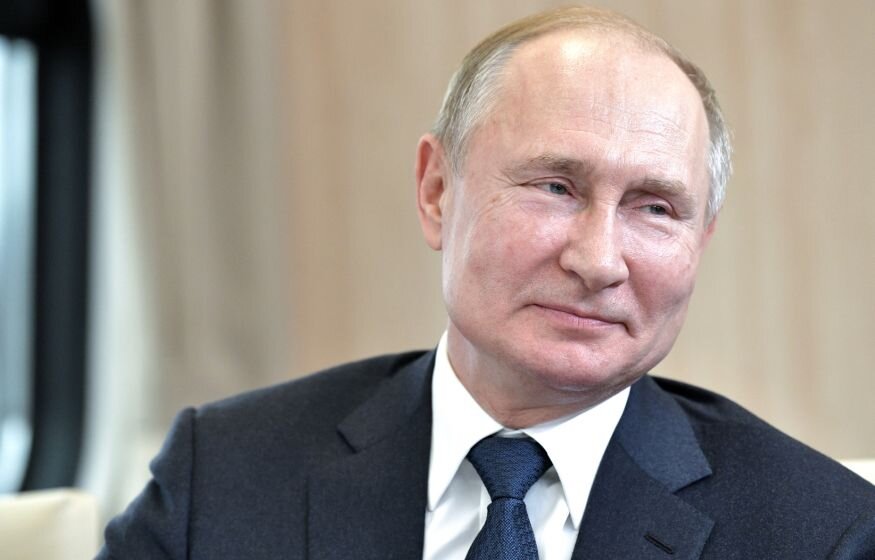    Путин поздравил россиян с Днем России