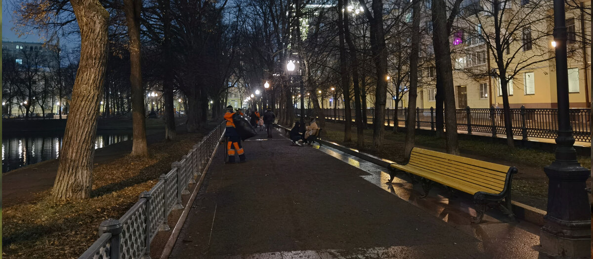 Раз, два… Меркурий во втором доме… Луна ушла… шесть - несчастье… вечер - семь - что это значит?