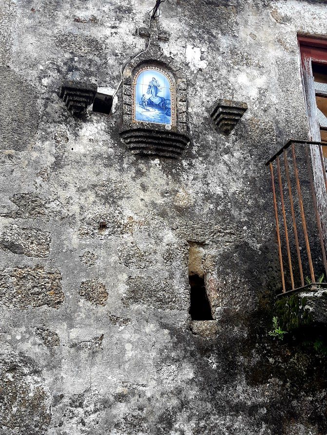 Где-то по пути встретилась заброшенная деревня