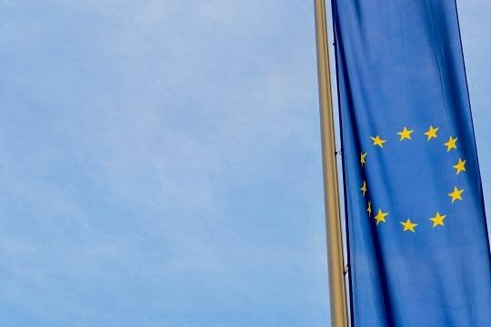    ЕК намерена попросить у стран ЕС десятки миллиардов евро для покрытия дыр в бюджете