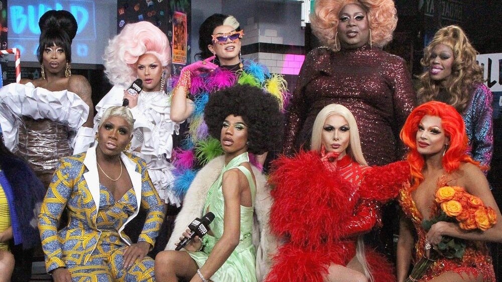     Заседание Госдумы с участием министра здравоохранения Мурашко на волнующую депутатов тему «Как запретить некоторыми согражданам менять пол» получилось скандальным. Мало того, что депутат Вассерман получил опять трибуну, но и министр высказался так, что пресс-службе потом пришлось поработать.