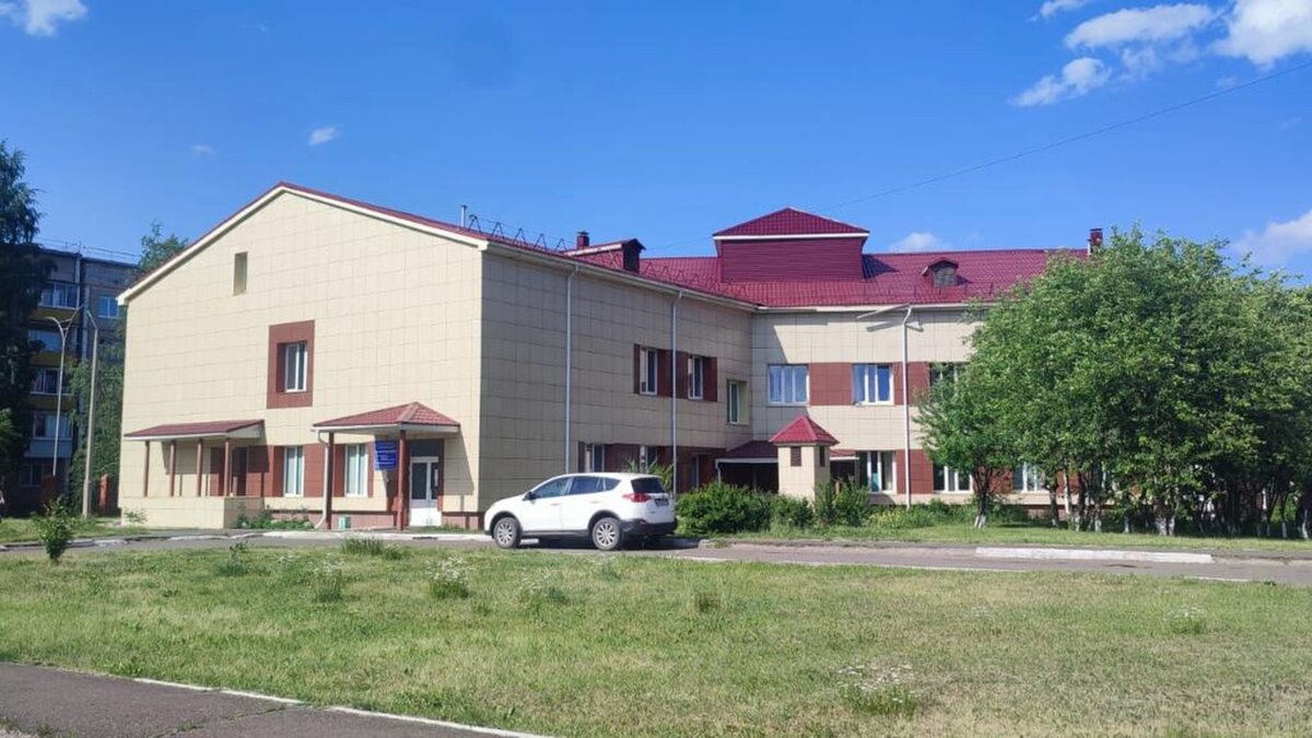     В Шарыпове главврача городской больницы Павла Чеботаря обвиняют в превышении должностных полномочий (часть 1 статьи 285 УК РФ).