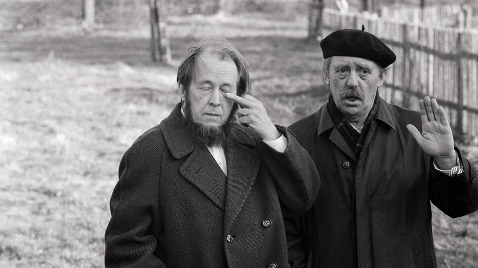 Фото: Getty Images📷Александр Солженицын и Генрих Бёлль, 1974