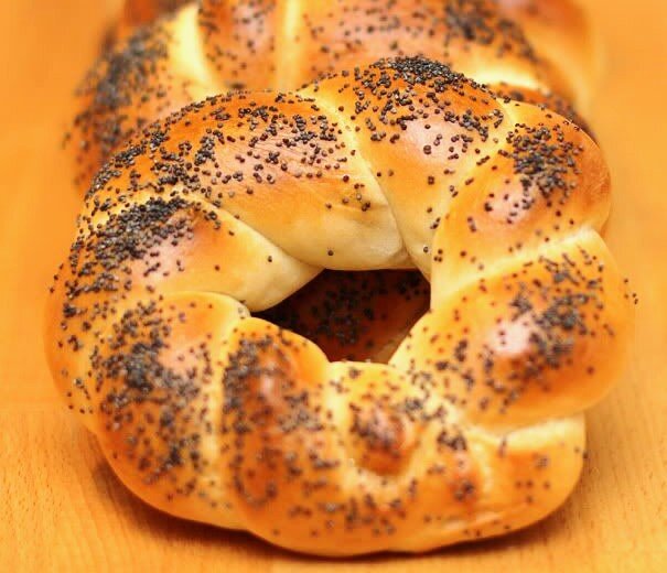 Булочная мелочь. Фото не мои, простите, я пока не могу больше печь и есть. Но это ненадолго))