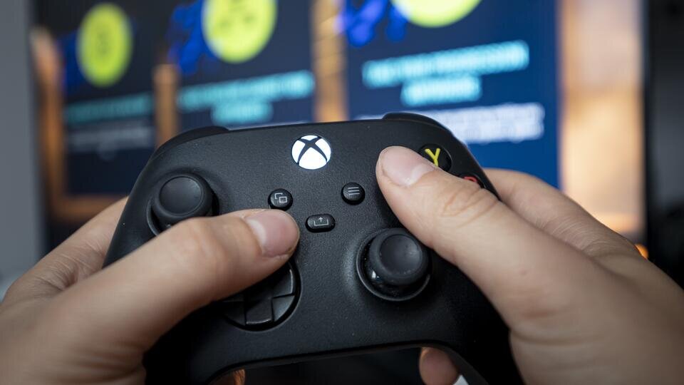     Microsoft перестала чинить приставки Xbox в России Global Look Press/Fabian Sommer