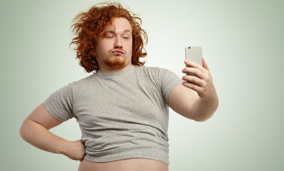    Частое и долгое использование смартфонов может сделать людей некрасивыми