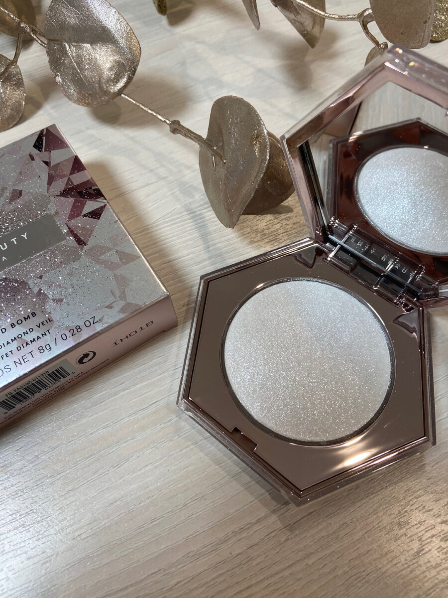 Fenty beauty diamond store bomb highlighter