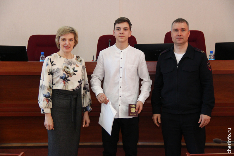    Торжественная церемония прошла в мэрии.