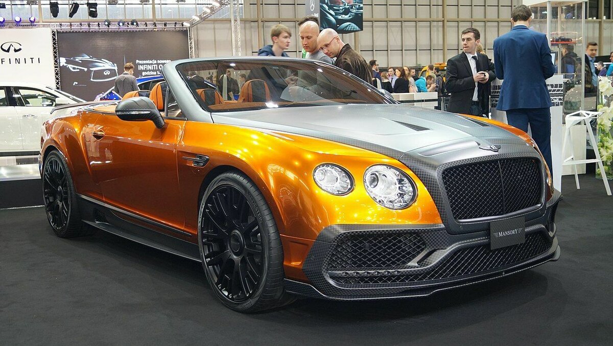     В России утвердили перечень премиальных автомобилей, владельцы которых в 2023 году будут платить увеличенный транспортный налог, сообщают «Новые известия».