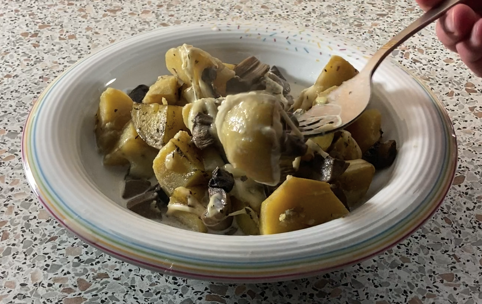 Картофель с грибами и сливками, пошаговый рецепт на ккал, фото, ингредиенты - Лана