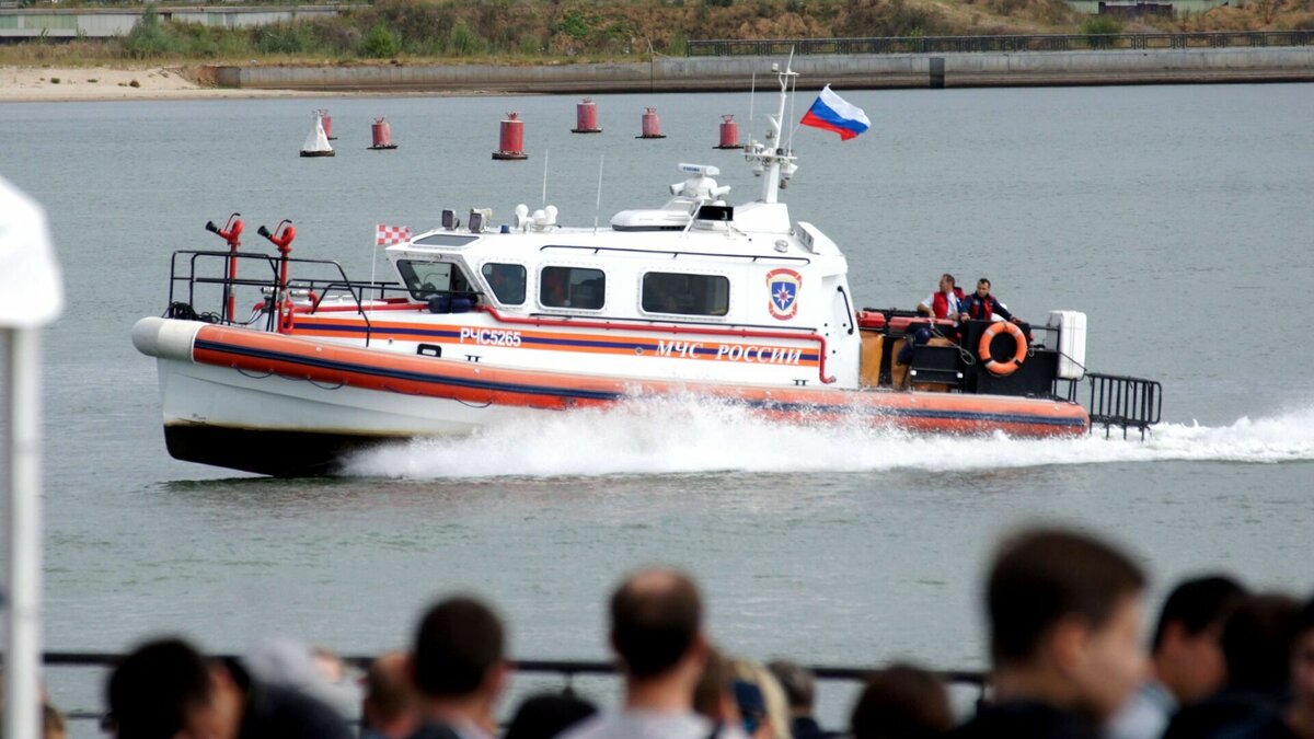     В Татарстане спасли рыбаков, которые застряли на острове в Агрызском районе на реке Кама. Об этом сообщила пресс-служба ГУ МЧС России по РТ.