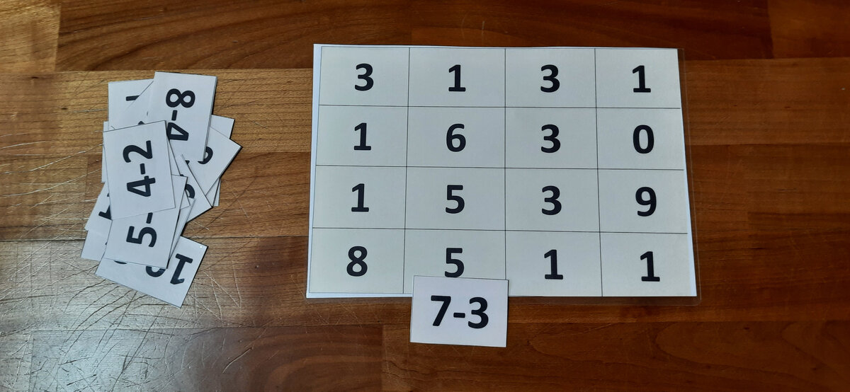 Вариант игры с примерами на вычитание, когда ответ на большом поле.