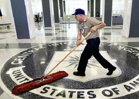    Экс-сотрудник ЦРУ: утечки документов Пентагона похожи на операцию прикрытия с целью слива Украины