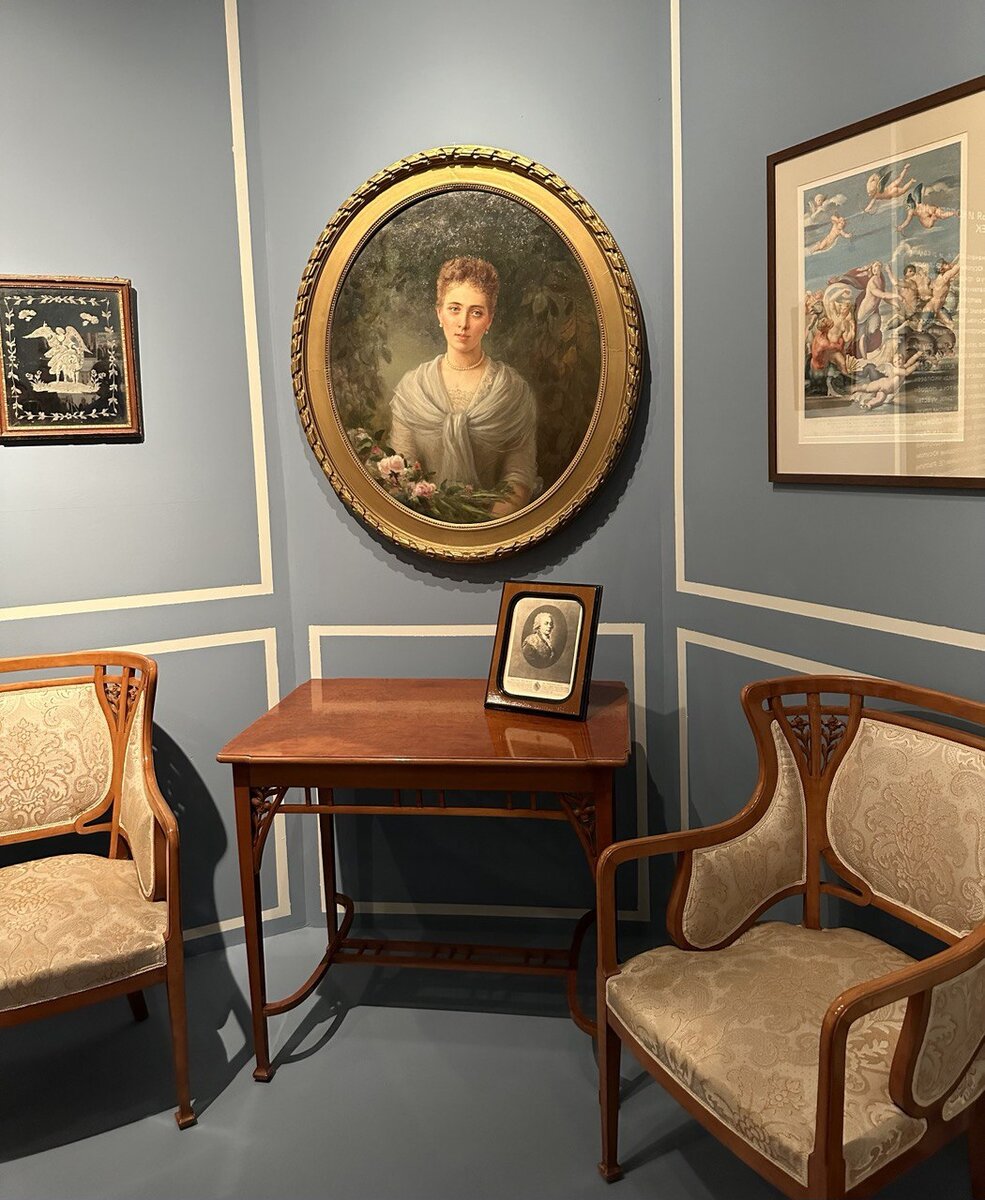 То, что мы можем увидеть на выставке в Серпуховском историко-художественном музее лишь самая малая часть их коллекции, которая составляла внутреннее убранство усадьбы Архангельское, их подмосковной резиденции. 