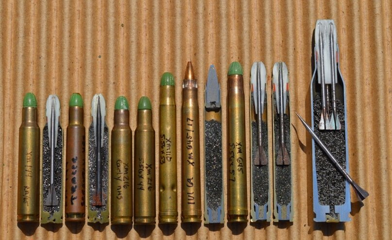 различные варианты патронов со стреловидными и обычными подкалиберными пулями. Фото с форума IAA