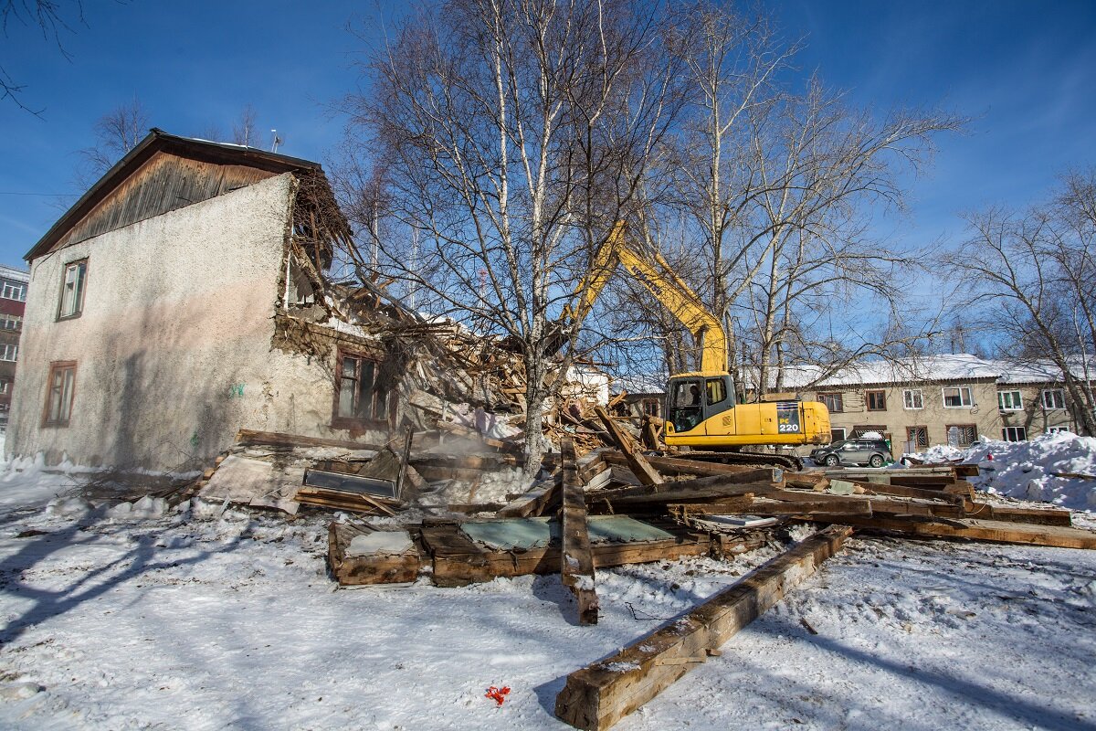    На переселение граждан из аварийного жилья в Югре дополнительно направят 5,2 млрд рублей