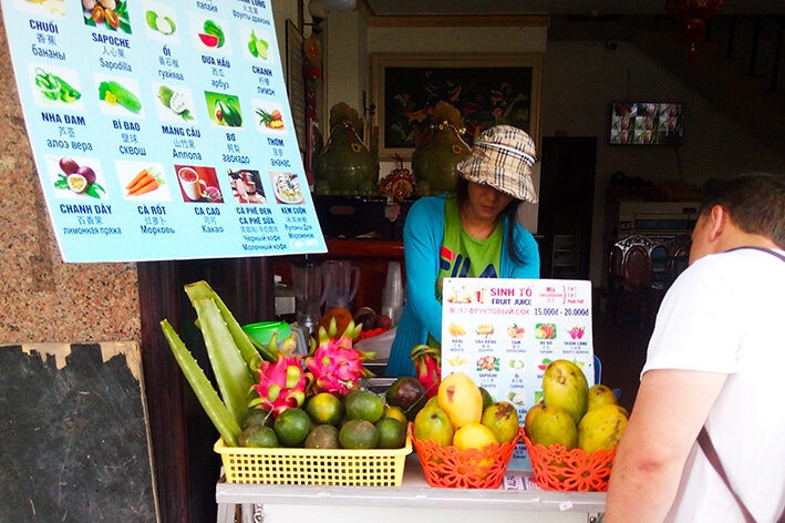 Свободная торговля на улицах Вьетнама