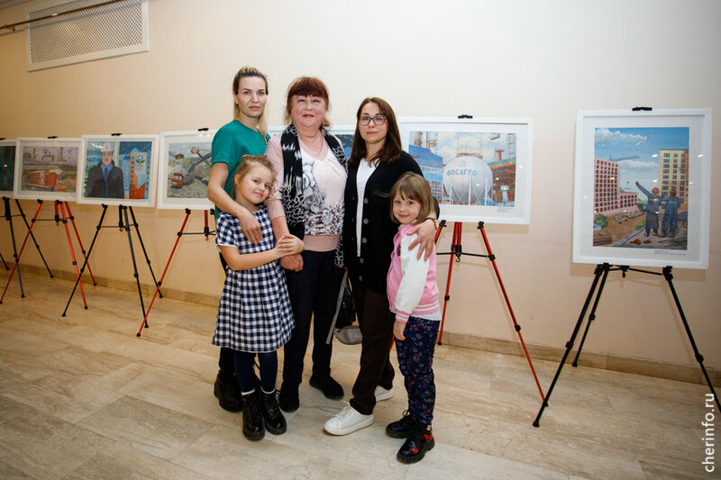    Череповчане Клёновы победили в городском конкурсе трудовых династий. Самые трудолюбивые семьи наградили 20 апреля в ДК "Строитель"