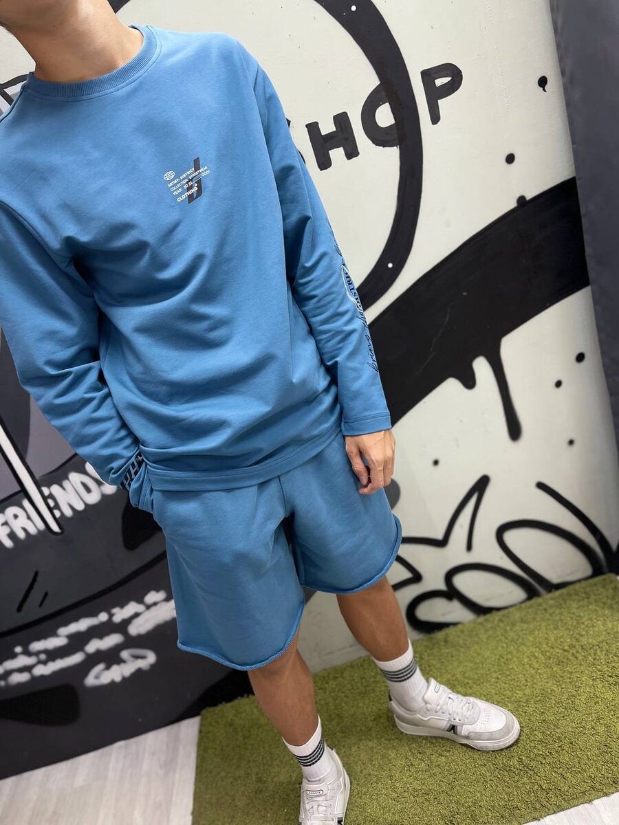 Лонгслив и шорты На районе