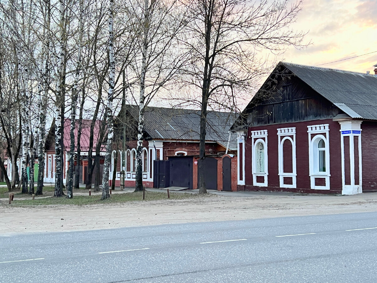 Приехали в Гусь-Хрустальный: Первые впечатления о городе знаменитого  хрусталя (ужин на реке, теремок, хрустальное чудо) | Зоркий | Дзен