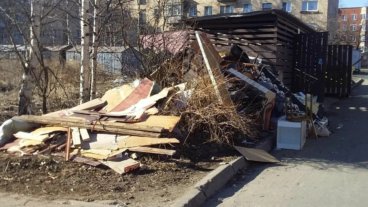     Горожане постоянно возмущаются горами мусора. Посты об этом появляются в социальных сетях.