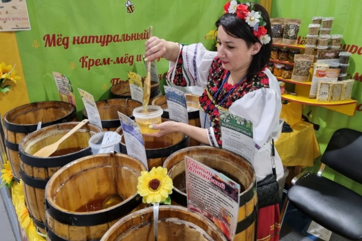    Кубанский мёд славится особой мягкостью, душистостью, бархатным послевкусием.