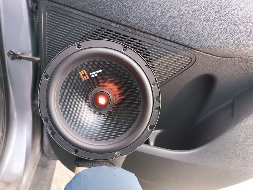 опора camry 2022. E36 купе штатные динамики. хорошая штатная акустика. Camry 2011 штатная акустика. штатные колонки chaser 100.