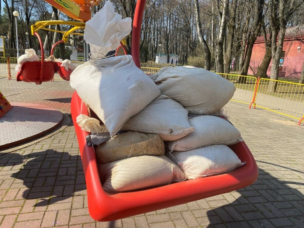    Вес каждого мешка - около 40-45 кг. Фото: АиФ