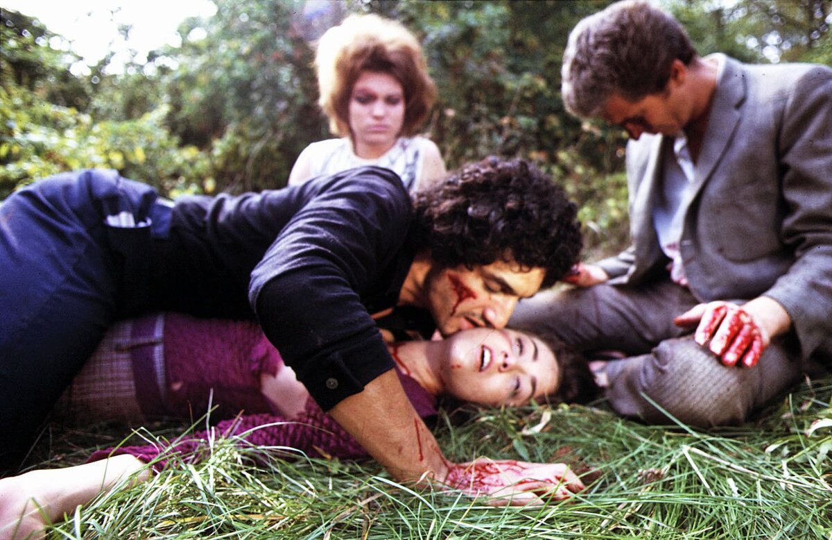 Кадр из фильма "Последний дом слева" (1972)